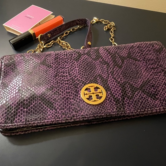 💯Authentic Tory Burch Long card wallet with chain *Purple💜 - Picture 2 of 16